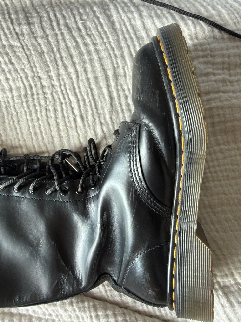 Dr. Martens Classic 20-eyelet MIE boots size UK 7/EU 41/US m8/w9 - Picture 6 of 12